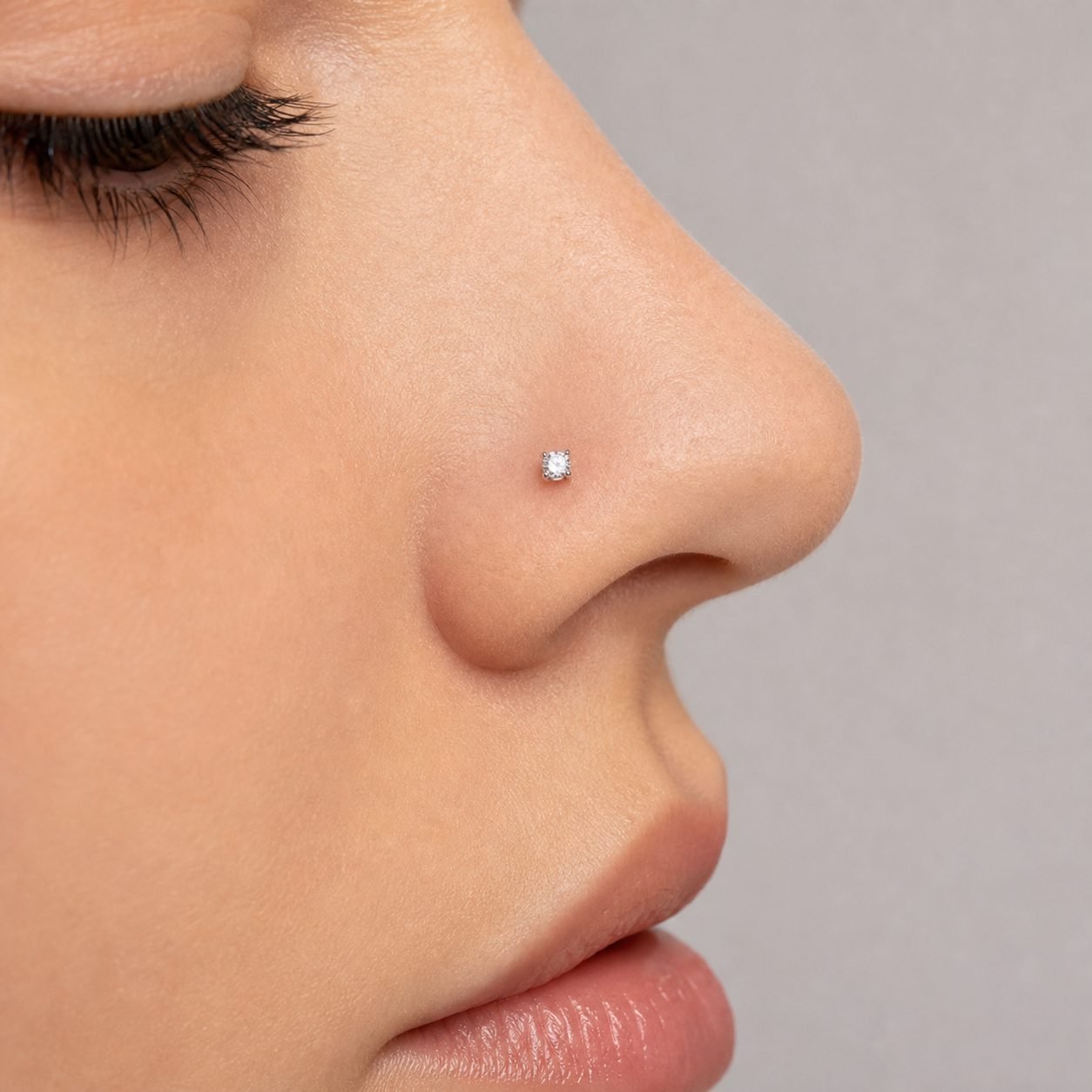 Wholesale 2mm Round Moissanite Nose Stud 925 Sterling Silver Four Prong Body Jewelry view 2